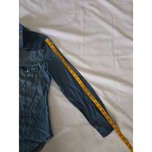American Eagle Outfitters Boyfriend Fit Button Front Denim Shirt Size Small NWT - Picture 16 of 16